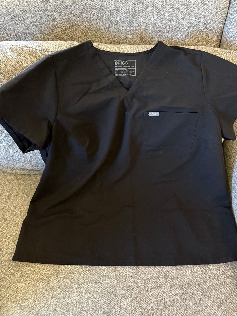 Figs women’s Black V-Neck Short Sleeve Scrub Top